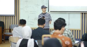 Read more about the article Uzbekistan Students Experience Learning in the Classroom