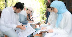 Read more about the article Learning Batik Together, UMS Inbound Students from Uzbekistan Explore Solo City