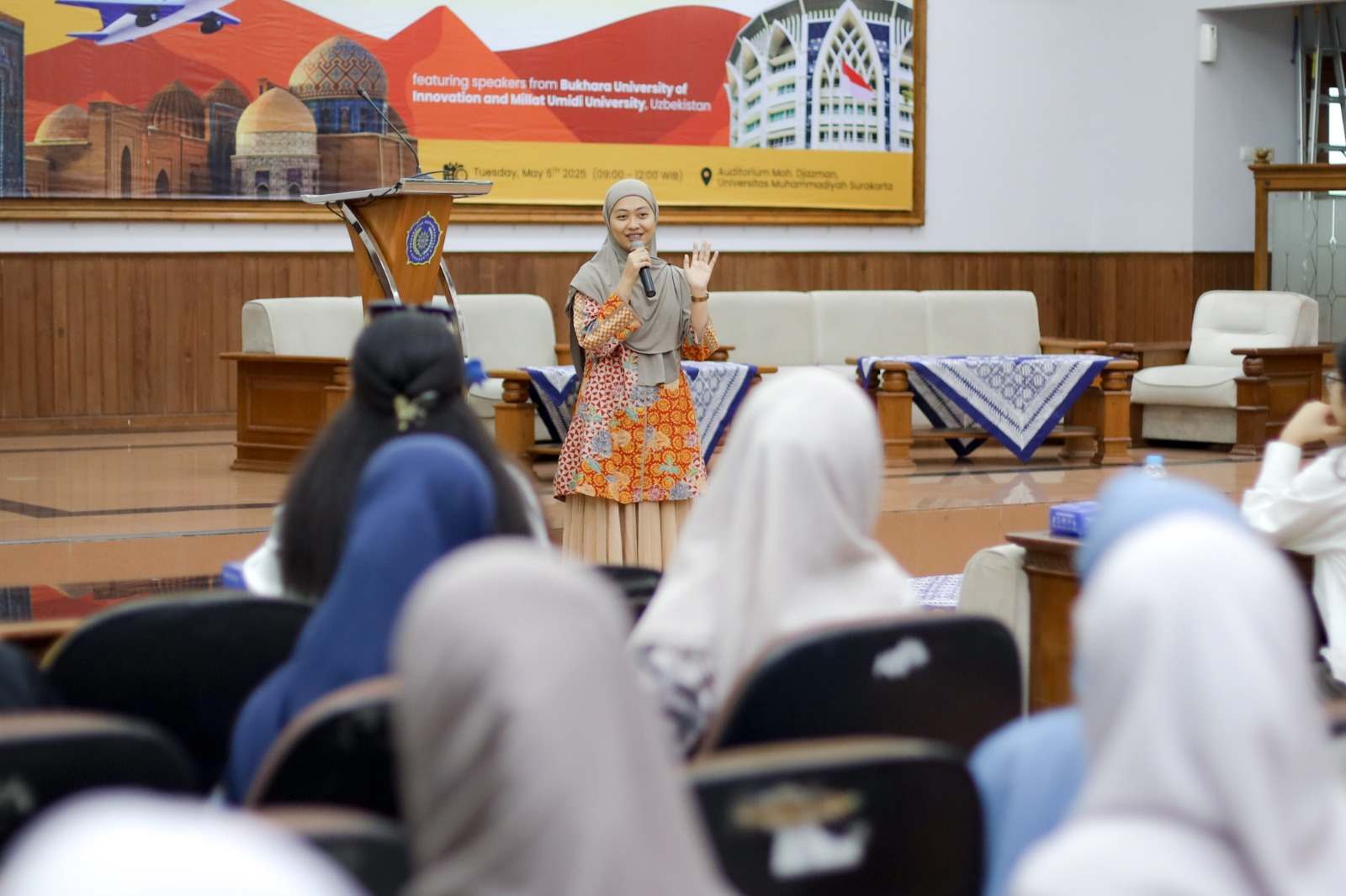 BKUI UMS Holds Interactive Talkshow with International Students from Uzbekistan 4