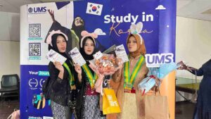Read more about the article UMS Promotes International Program at Graduation Expo MAN 1 Sleman